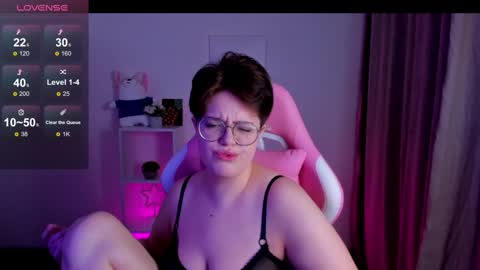 Snapshot of renee_turner chatting on 29, 12, 2024 renee_turner online show from 29, 12, 2024