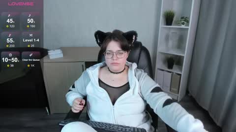 Snapshot of renee_turner chatting on 22, 2, 2025 renee_turner online show from 22, 2, 2025