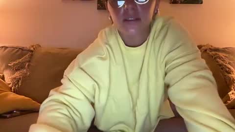renimoonxo online show from 2, 7, 2026