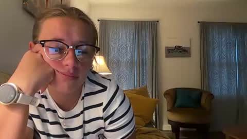 renimoonxo online show from 17, 7, 2026