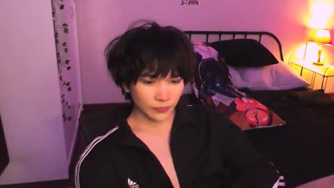 Snapshot of rennuts chatting on 12, 10, 2025 rennuts online show from 12, 10, 2025