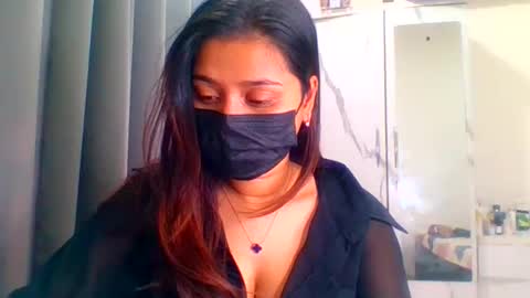 Snapshot of renushingh chatting on 4, 12, 2025 renushingh online show from 4, 12, 2025