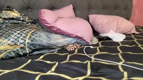 reyna77 online show from 19, 1, 2025