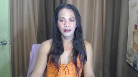 Snapshot of reyna_33mhalia chatting on 18, 5, 2026 your cum slut online show from 18, 5, 2026