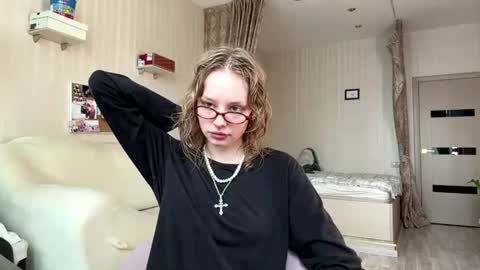 rhiannonmayberry online show from 21, 7, 2026