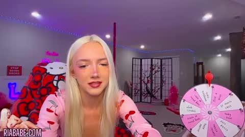 Snapshot of riababe chatting on 25, 9, 2025 ria online show from 25, 9, 2025