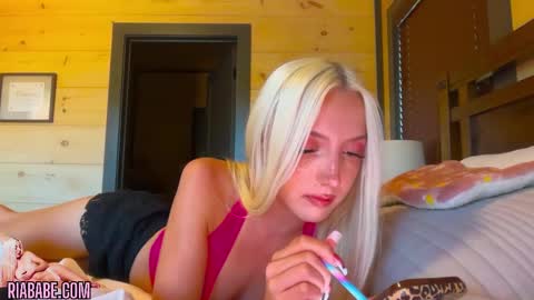 Snapshot of riababe chatting on 2, 10, 2025 ria online show from 2, 10, 2025