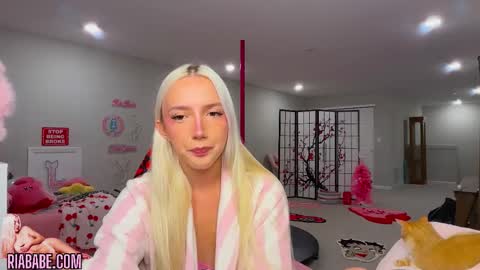 Snapshot of riababe chatting on 14, 10, 2025 ria online show from 14, 10, 2025