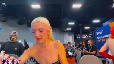 Snapshot of riababe chatting on 24, 10, 2025 ria online show from 24, 10, 2025