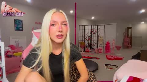 Snapshot of riababe chatting on 28, 11, 2025 ria online show from 28, 11, 2025