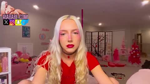 Snapshot of riababe chatting on 23, 12, 2025 ria online show from 23, 12, 2025