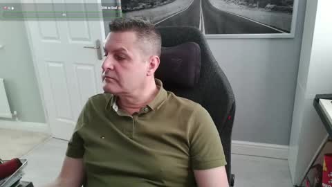 UK Straight Guy online show from 3, 4, 2026
