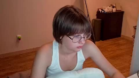 Luna online show from 22, 7, 2026