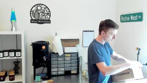 Snapshot of richiewest chatting on 5, 3, 2026 Richie online show from 5, 3, 2026