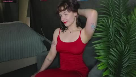 Snapshot of ricki_bloom chatting on 6, 5, 2026 Ricki online show from 6, 5, 2026