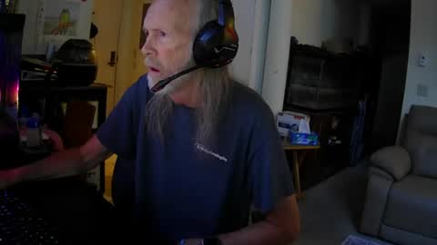 Snapshot of rickl56 chatting on 6, 8, 2026 rickl56 online show from 6, 8, 2026