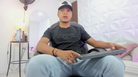 Ricky  online show from 23, 11, 2025