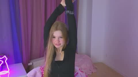 Snapshot of riinaaa chatting on 27, 10, 2025 Rina online show from 27, 10, 2025