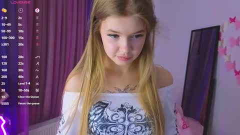 Snapshot of riinaaa chatting on 2, 3, 2026 Rina online show from 2, 3, 2026