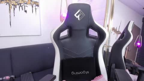 Snapshot of riley_reid_19 chatting on 21, 12, 2024 kamila online show from 21, 12, 2024