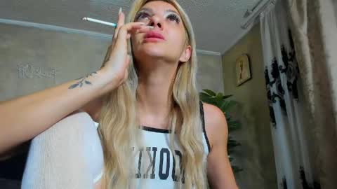 rileylannax online show from 9, 6, 2026