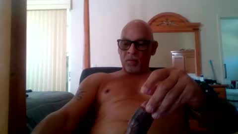 Snapshot of rionel chatting on 4, 12, 2024 RioNel online show from 4, 12, 2024