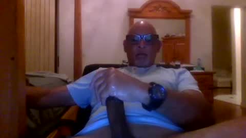 Snapshot of rionel chatting on 2, 2, 2025 RioNel online show from 2, 2, 2025