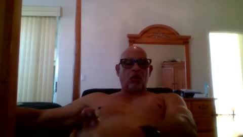 Snapshot of rionel chatting on 20, 2, 2025 RioNel online show from 20, 2, 2025