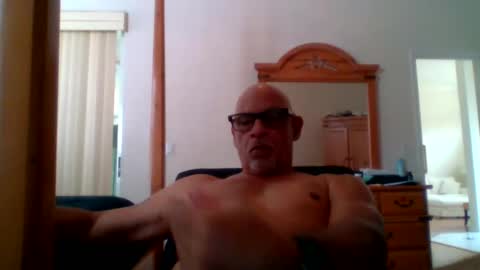 Snapshot of rionel chatting on 4, 3, 2025 RioNel online show from 4, 3, 2025