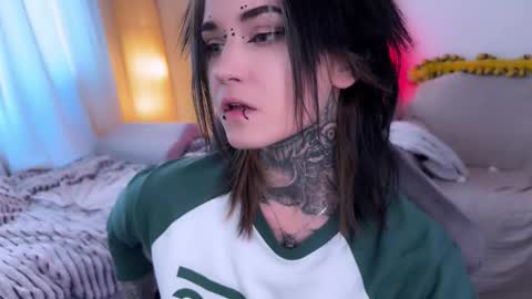   DianaBrite            fansl y online show from 11, 3, 2026