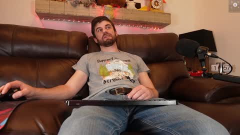 Ryan aka KeylimeRy online show from 18, 12, 2024