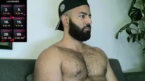 Snapshot of roa32sebas chatting on 1, 10, 2025 SebasRoa online show from 1, 10, 2025