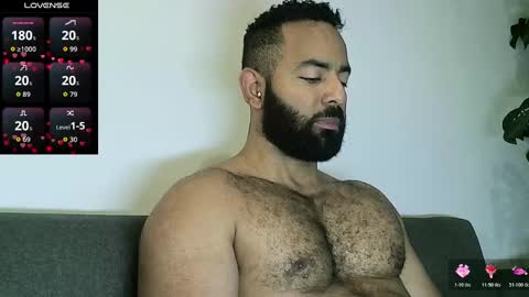 Snapshot of roa32sebas chatting on 3, 11, 2025 SebasRoa online show from 3, 11, 2025