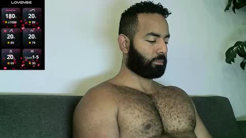 Snapshot of roa32sebas chatting on 27, 11, 2025 SebasRoa online show from 27, 11, 2025