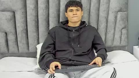 Roan Birkin online show from 3, 3, 2025