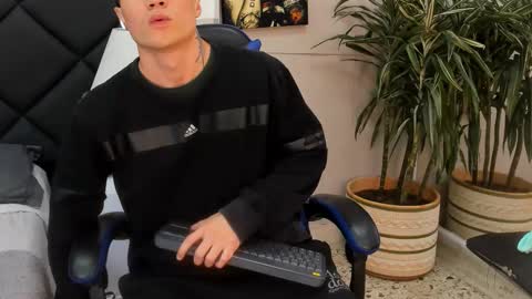 Roan Birkin online show from 17, 3, 2026