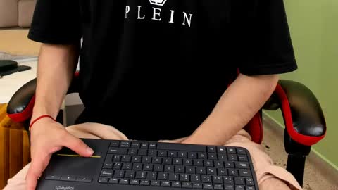 Roan Birkin online show from 19, 4, 2026