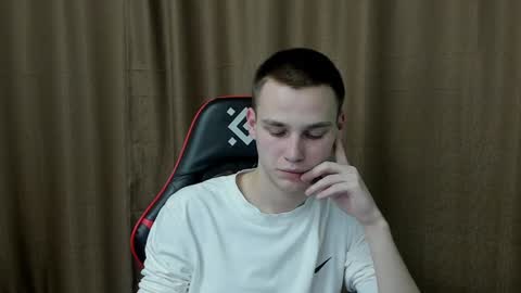 robert10211 online show from 5, 12, 2024