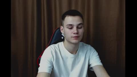 robert10211 online show from 18, 12, 2024