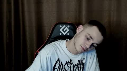 robert10211 online show from 31, 1, 2025