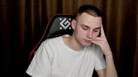 robert10211 online show from 19, 2, 2025