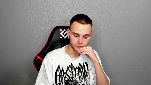 robert10211 online show from 3, 12, 2025