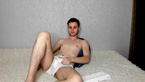 robert10211 online show from 7, 4, 2026