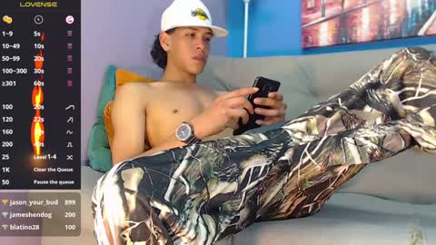 Snapshot of robert_kingg chatting on 14, 1, 2025 robert_kingg online show from 14, 1, 2025