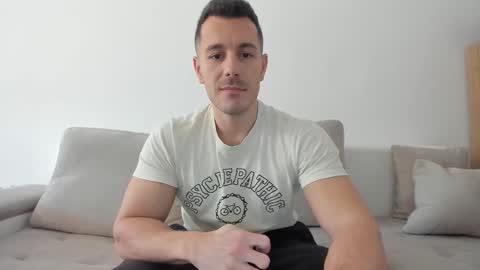 roberto4ever online show from 5, 3, 2025