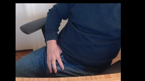 robidan6923 online show from 12, 2, 2025