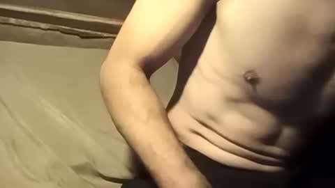 Snapshot of robincom23 chatting on 12, 10, 2025 R online show from 12, 10, 2025