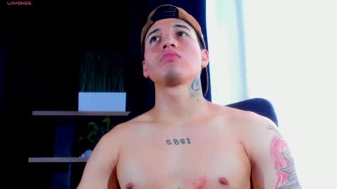 rocco_santos online show from 24, 4, 2026