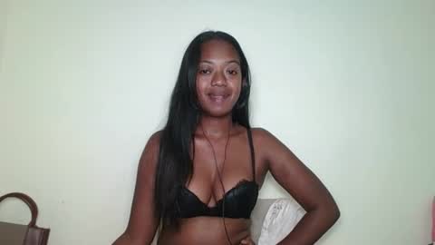 rochellinah online show from 25, 4, 2026