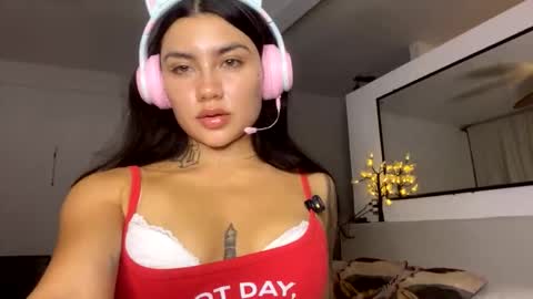 Samantha Estephania  online show from 15, 2, 2026